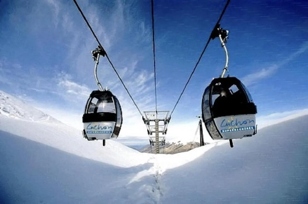 Charmant T2, Hypercentre, Calme, Terrasse, Parking Bagnères-de-Luchon Apartament