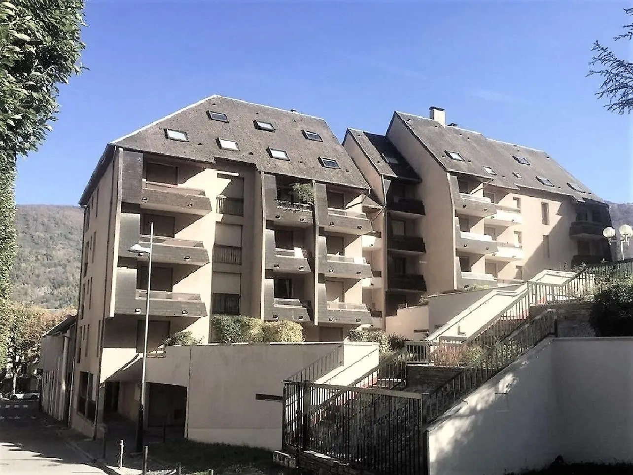 Charmant T2, Hypercentre, Calme, Terrasse, Parking Bagnères-de-Luchon Apartament